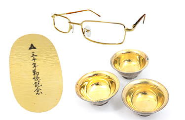 金貨-金の眼鏡-金杯