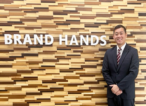 ブランド品買取専門店ブランドハンズ北梅田店の鑑定士吉本