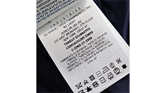 並行輸入のモンクレールの服のタグ