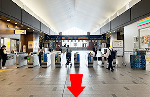 1ソリオ宝塚店へのアクセス-JR宝塚駅の改札