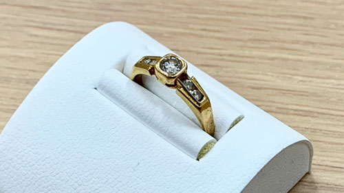 18K(18金)ダイヤモンドリング左斜め