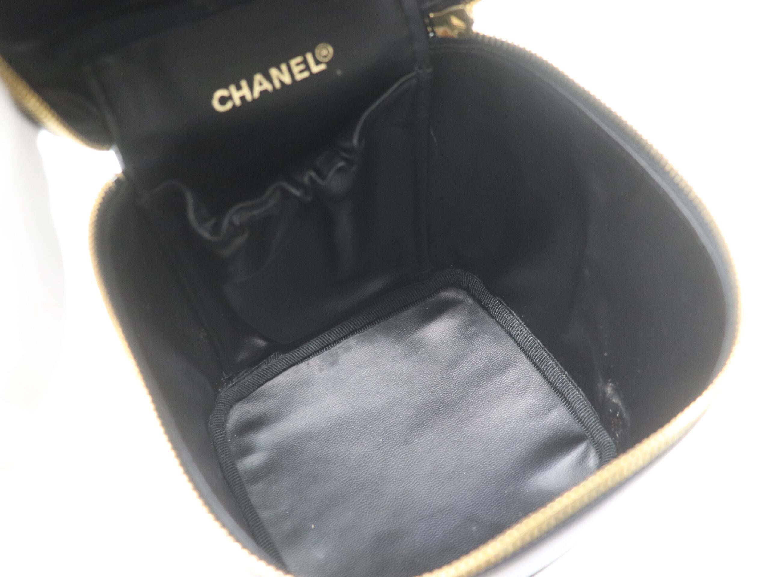 シャネルビコローレバニティ内側