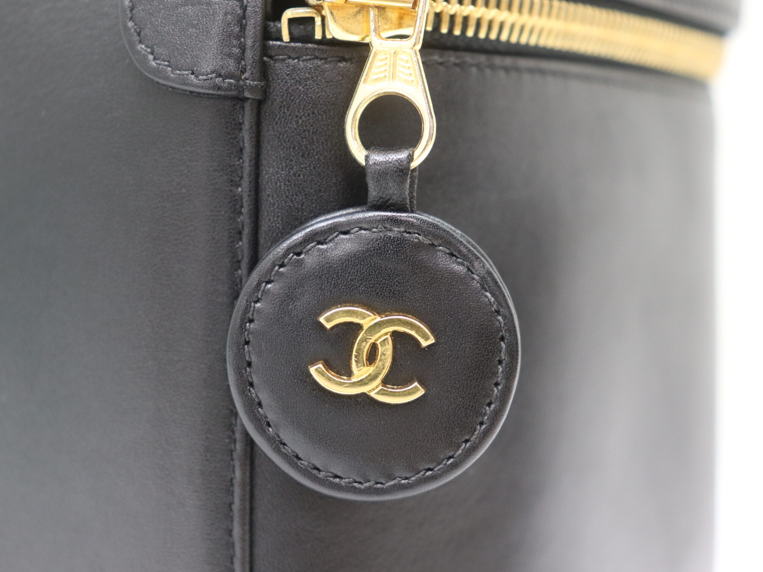 シャネルビコローレバニティファスナー