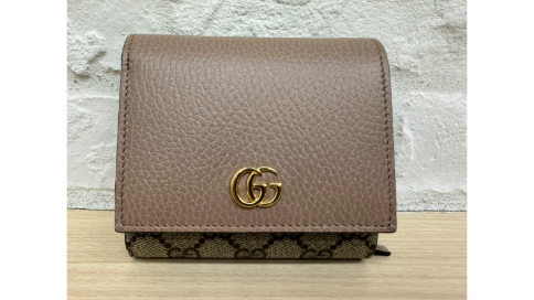グッチGGマーモント二つ折り財布