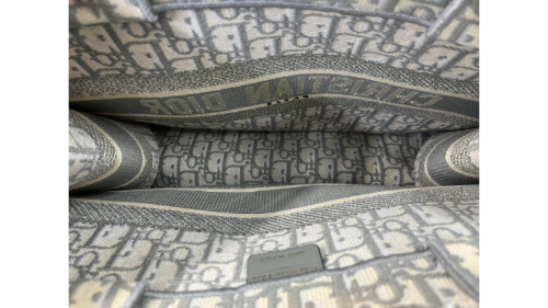 ディオールオブリークブックトート内側