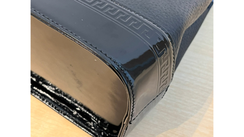 ヴェルサーチのサンバーストハンドバッグ角