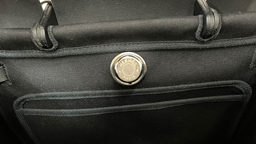 傷のあるエルメスのエールバッグPM金具