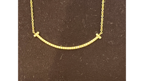 ティファニースマイルネックレスアップ