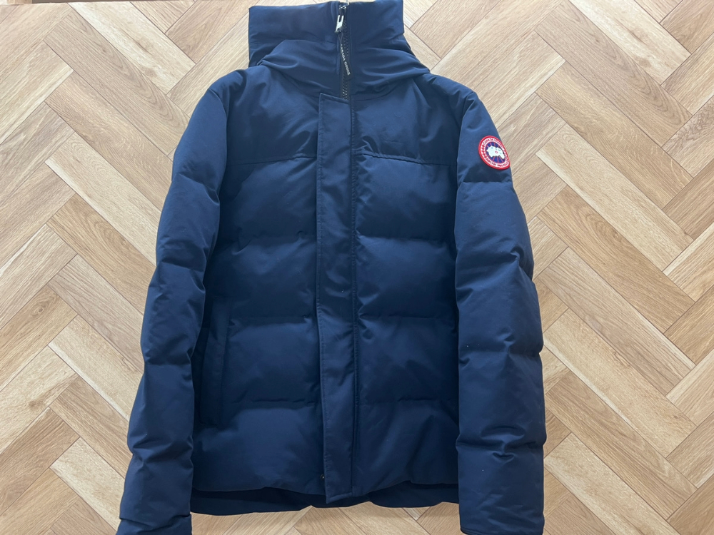 カナダグースロッジフーディ5055MAダウンをお買取しました