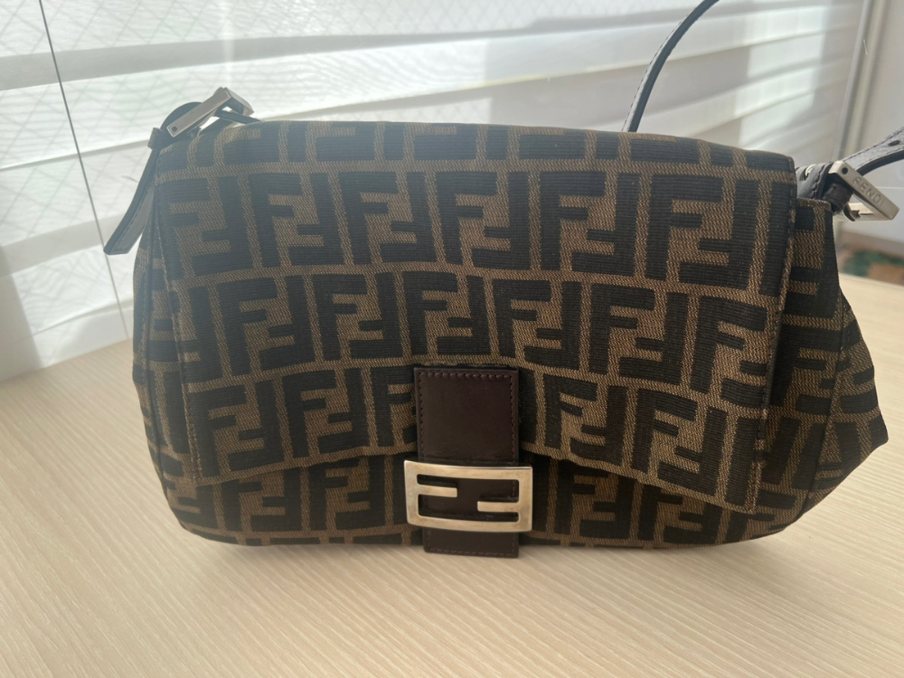 JR西宮店でフェンディのズッカマンマバケットをお買取しました！