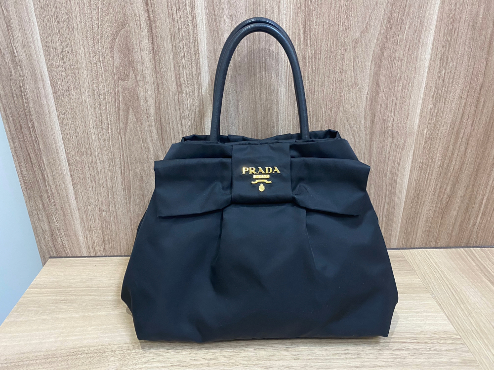 プラダのナイロンハンドバッグをお買取しました！