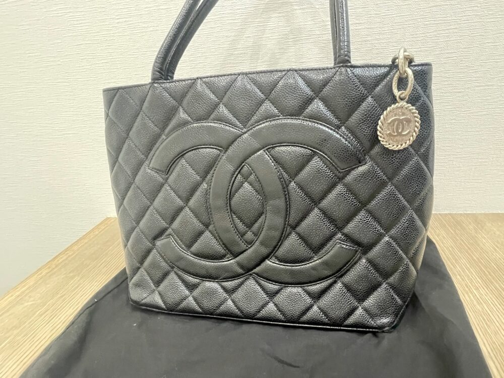京都四条河原町でシャネルキャビアスキン復刻トートをお買取しました