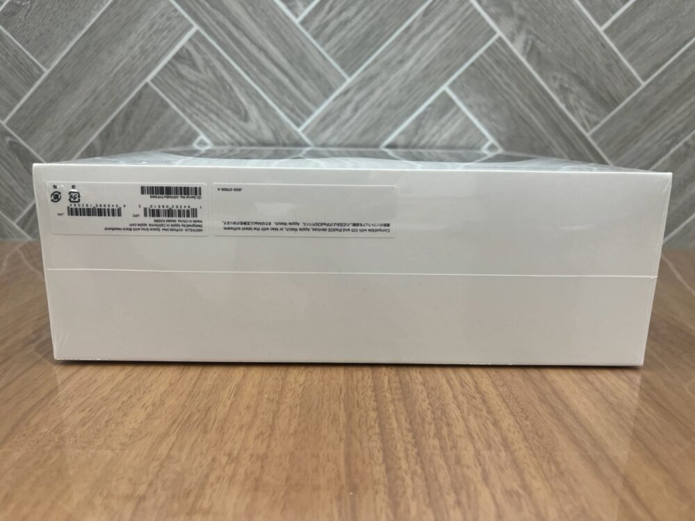 AppleのAirPodsMax側面