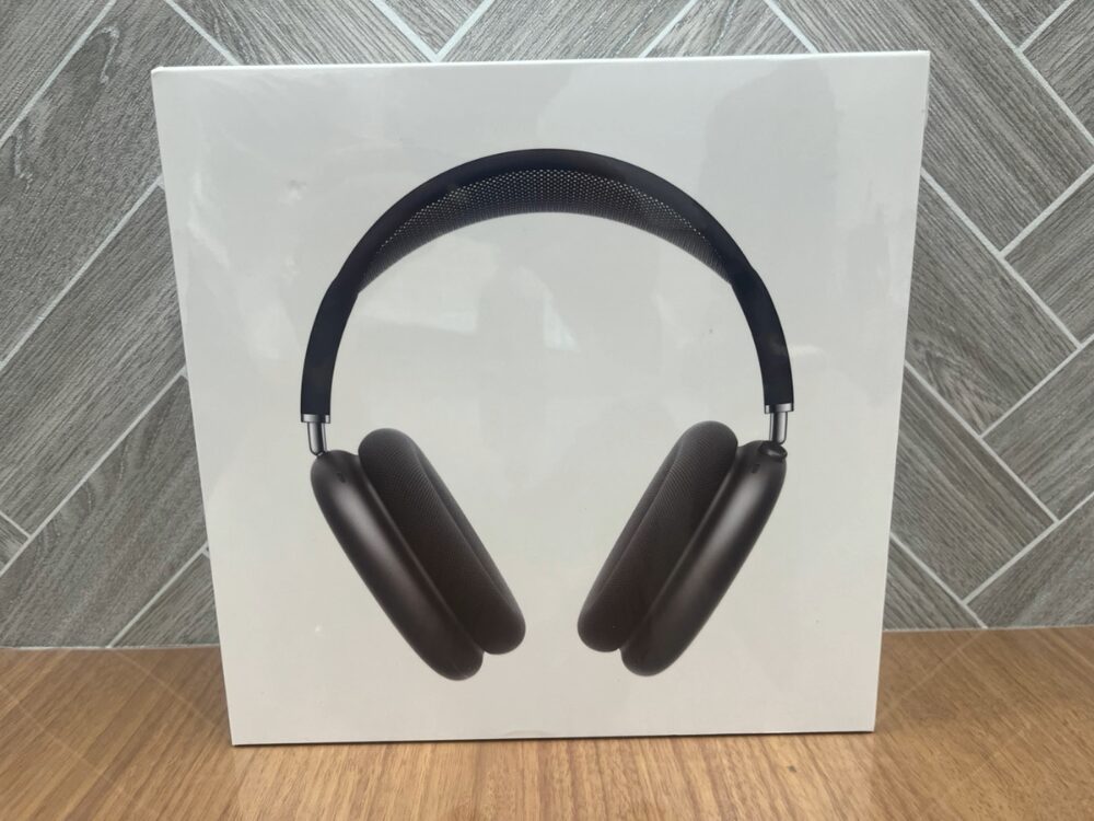 AppleのAirPodsMax正面