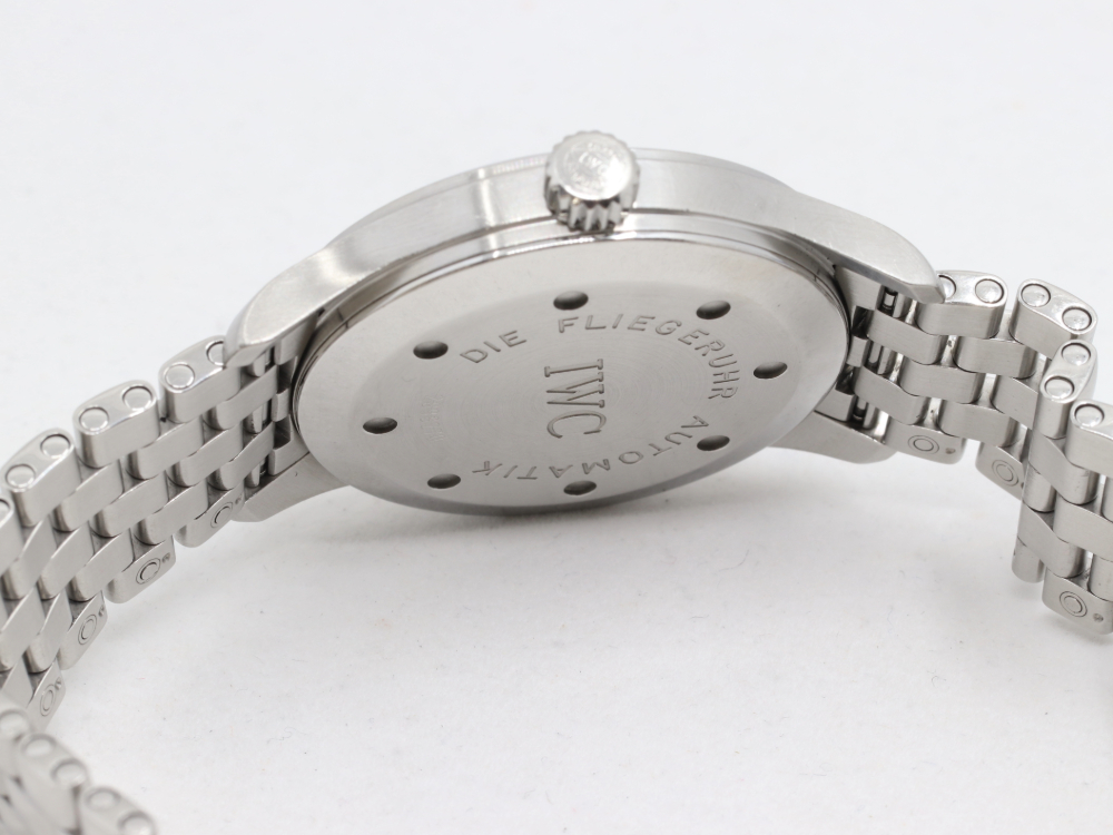 IWCのパイロットウォッチ裏蓋