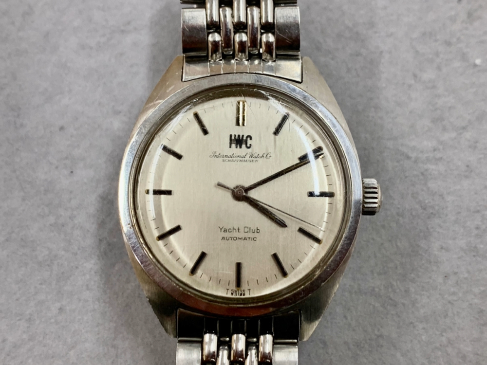 IWCの自動巻き時計ヨットクラブ正面