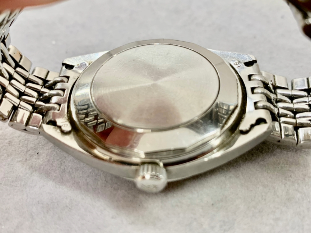 IWCの自動巻き時計ヨットクラブ裏蓋