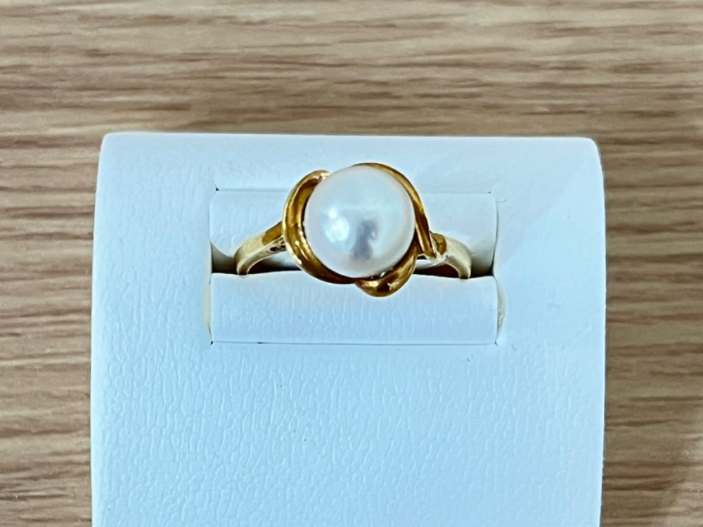 兵庫・神戸三宮でPt900のパールダイヤリングをお買取しました