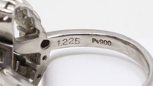 PT900(プラチナ900)デザインダイヤモンドリング刻印