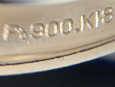 Pt900K18の金とプラチナの刻印