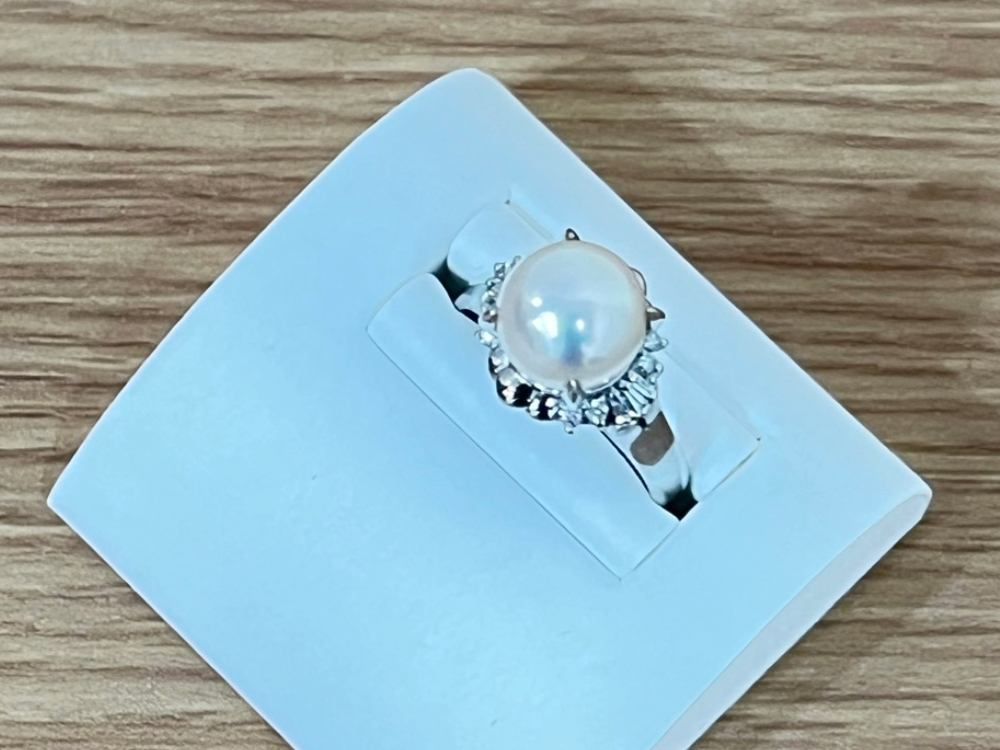 Pt900パールダイヤリング 右斜め