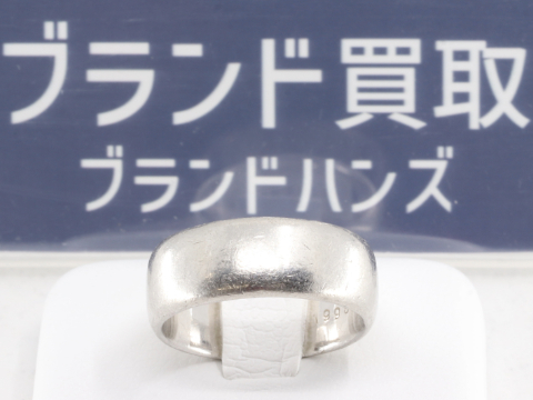 イニシャル入りのPt900の結婚指輪