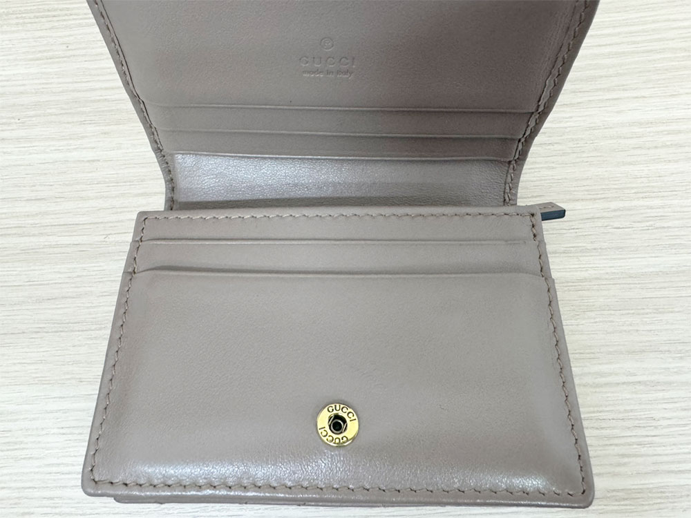 グッチコンパクトウォレット内側