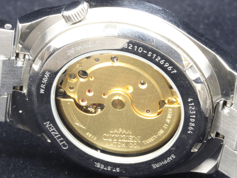 シチズンのツヨサNJ0151-88M裏蓋