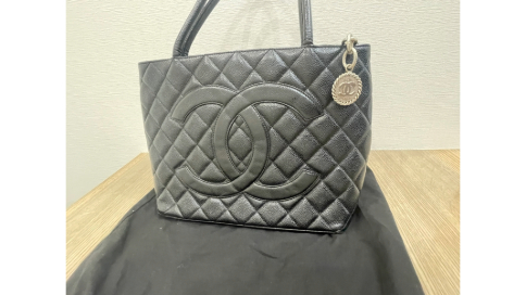 シャネルキャビアスキン復刻トート