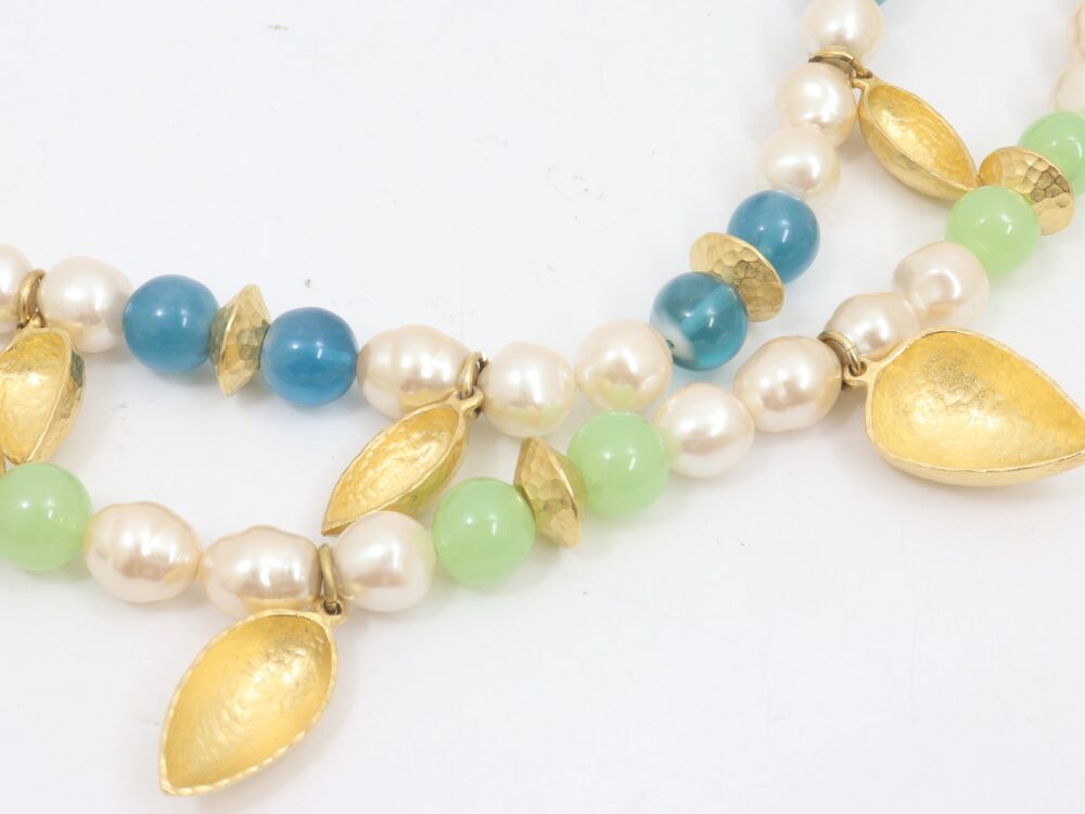 ジバンシーヴィンテージパールネックレス裏面