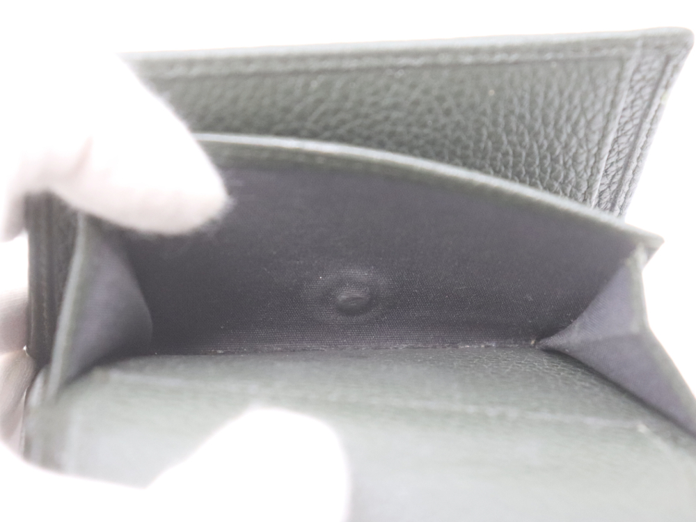 ジミーチュウコンパクトウォレット内