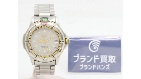タグホイヤーの4000シリーズ
