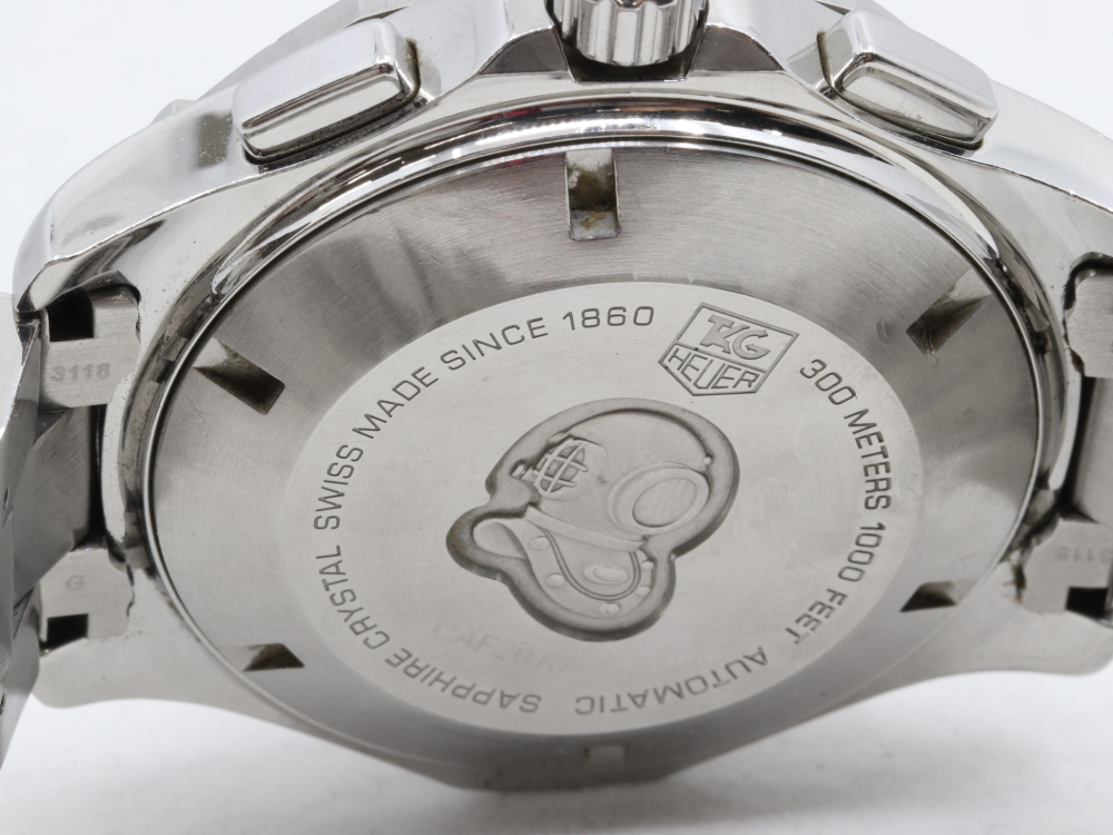 タグホイヤーのアクアレーサーCAF2010裏蓋