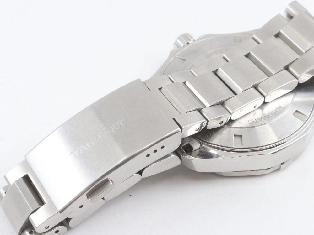 タグホイヤーのアクアレーサーバックル