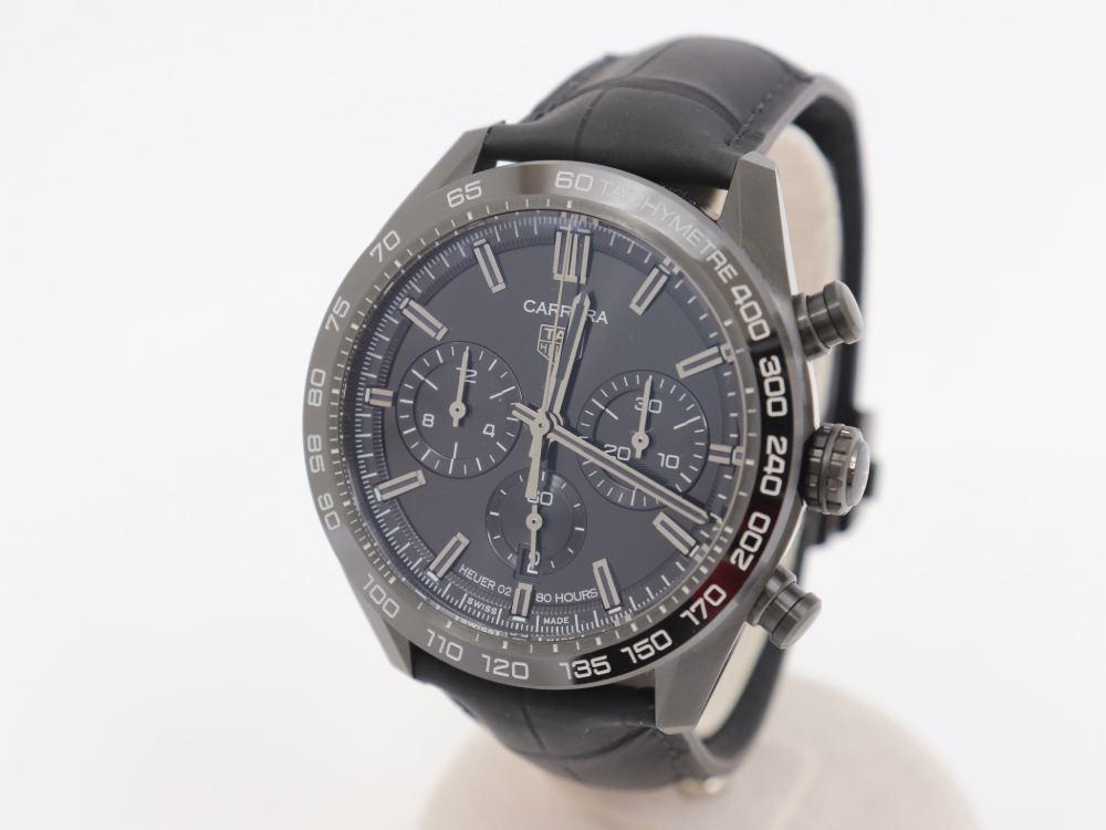 タグホイヤーのカレラCBN2A1G斜め