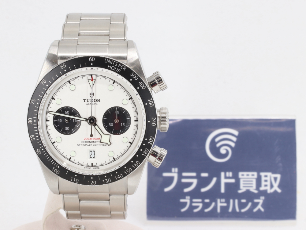チューダーのブラックベイクロノ79360N正面