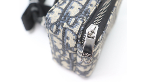 ディオールオブリークマイクロポーチファスナー