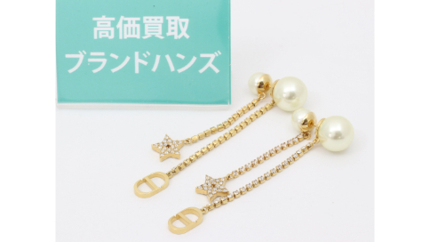 ディオールのトライバルピアス
