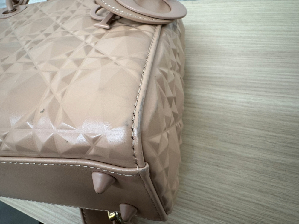 ディオールレディディオール角