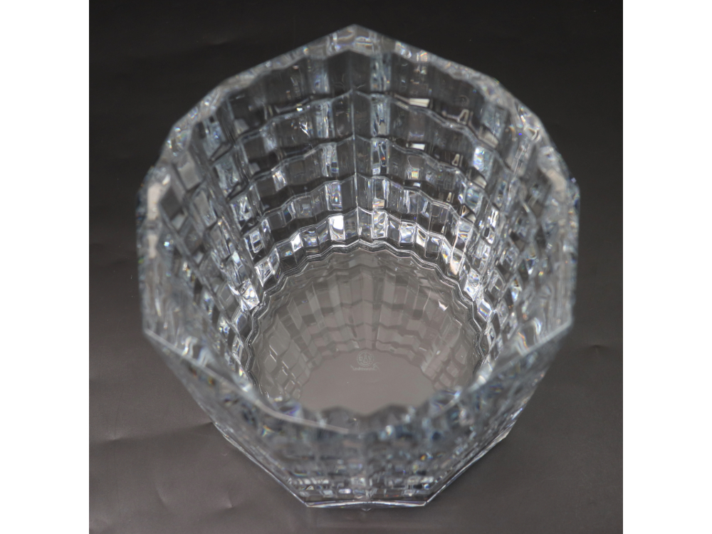 バカラのキャンドルホルダー上