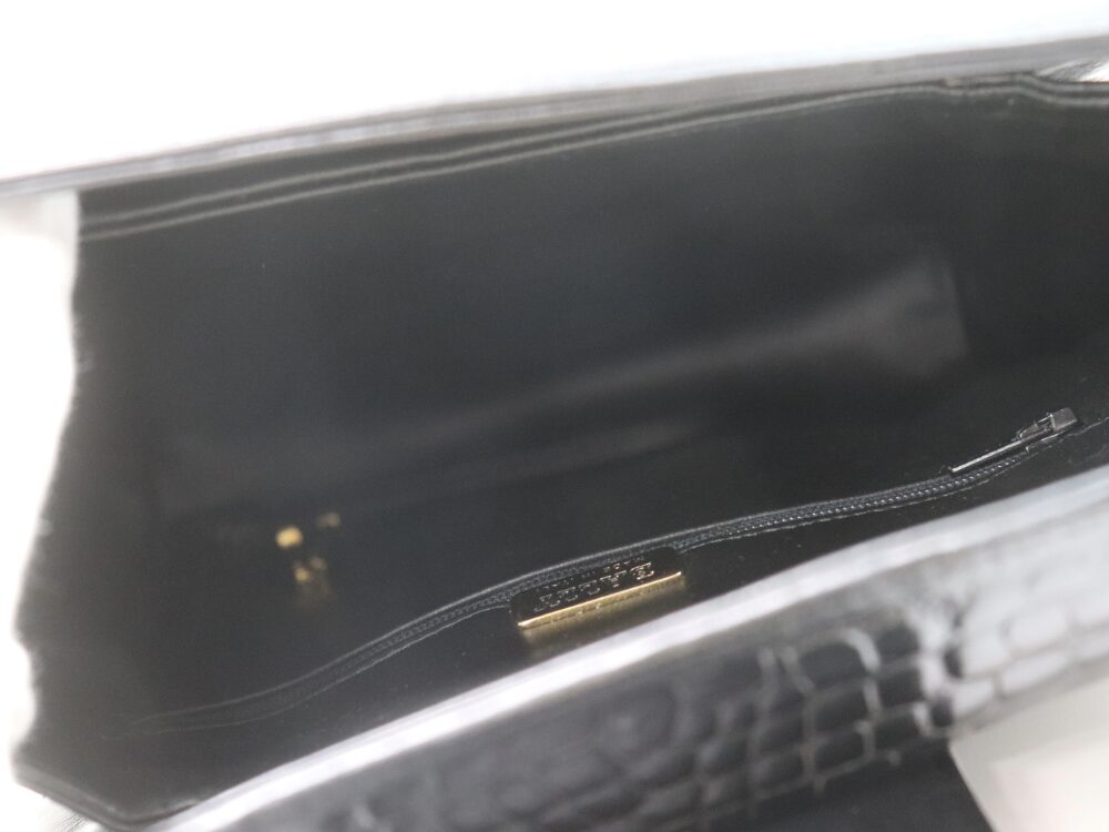 バリーレザー型押しクロコショルダーバッグ内側