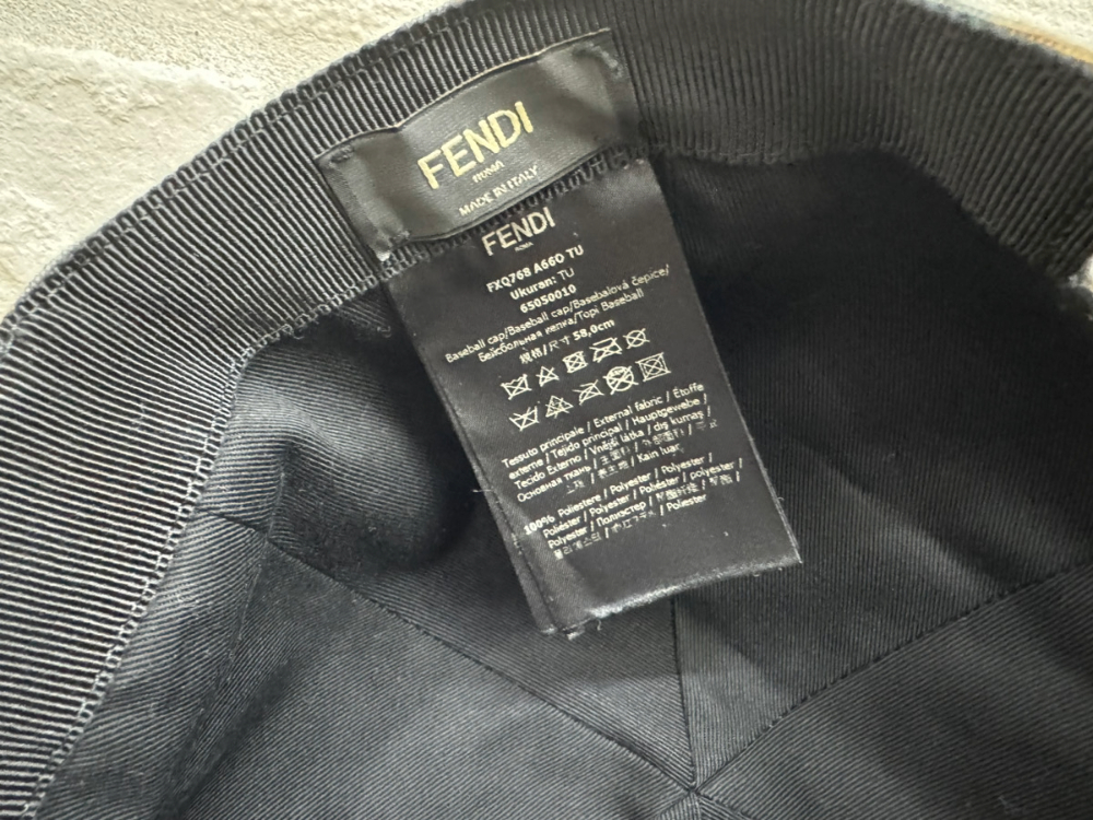フェンディのキャップ品質タグ