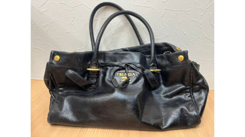 プラダのヴィッテロシャイン2WAYバッグ