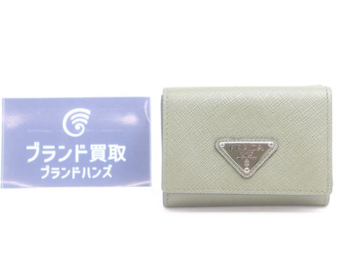 プラダサフィアーノ財布