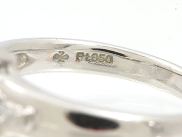 の*ん様 PT900刻印 CZ プラチナリング（Pt900）の刻印: 指輪の刻印