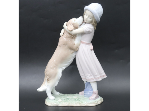 リヤドロフィギュリン犬と少女待ってたよ
