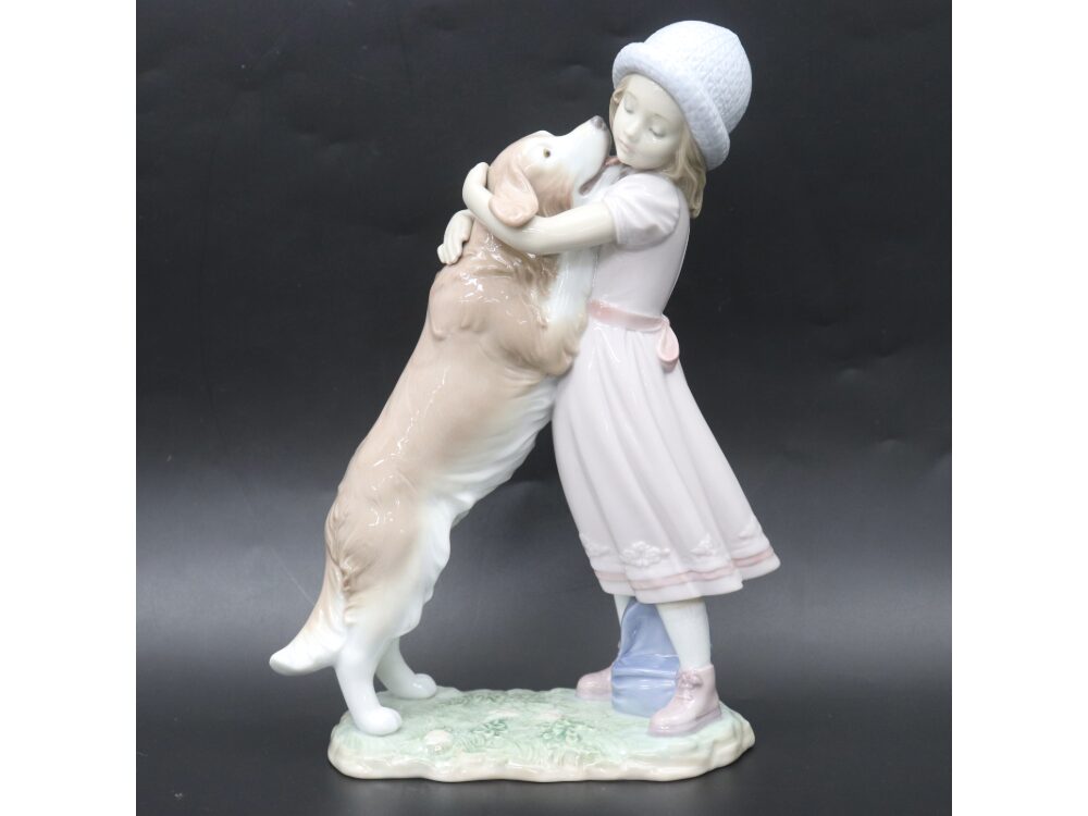 リヤドロフィギュリン犬と少女待ってたよ正面
