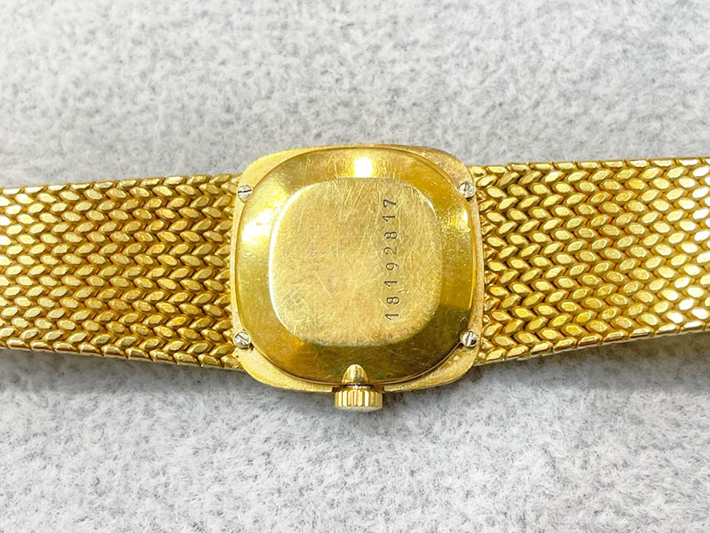 ロンジンの金無垢レディース時計裏蓋