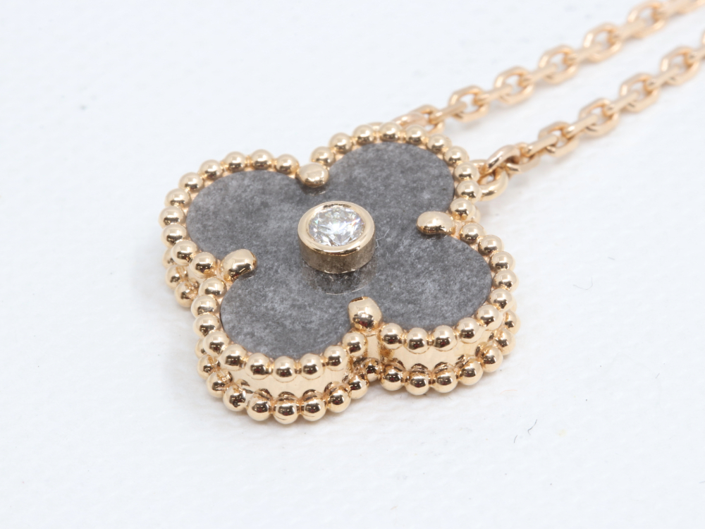 ヴァンクリのヴィンテージアルハンブラトップ