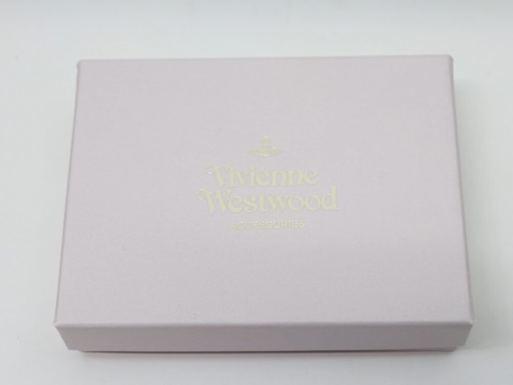 ヴィヴィアンウエストウッドパスケース付属品